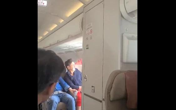 ¡Que Susto! Pasajero Abrió La Puerta De Un Avión En Pleno Vuelo